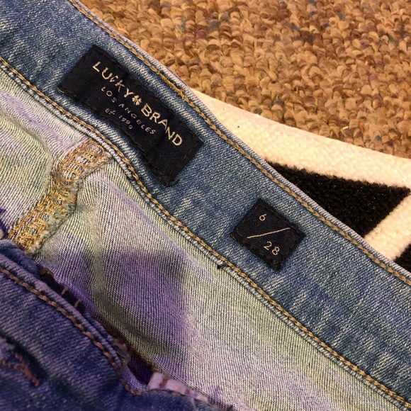 Lucky Brand Mom Jeans size 6 can fit 4-8 - Picture 3 of 4